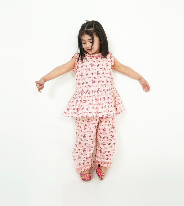 FLORAL SLEEVLESS PINK SUIT